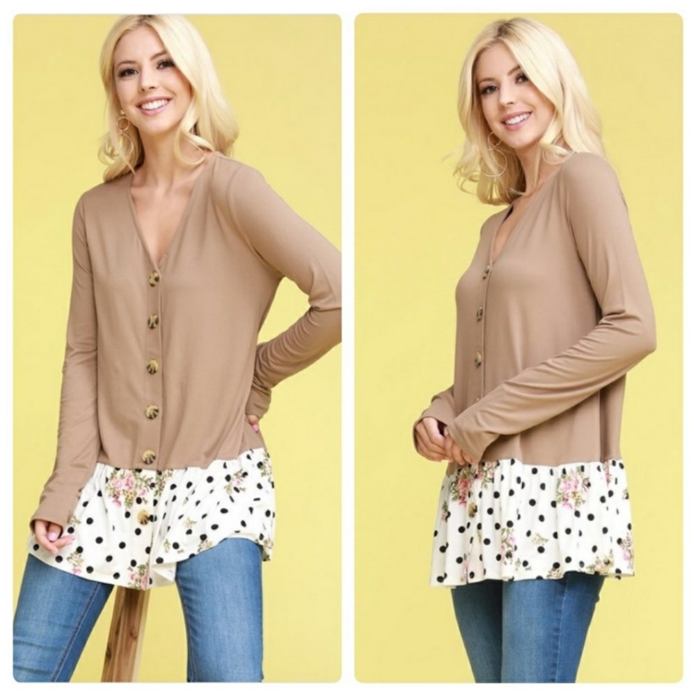 SALE!🔥Floral Contrast Button Down Top in Mocha